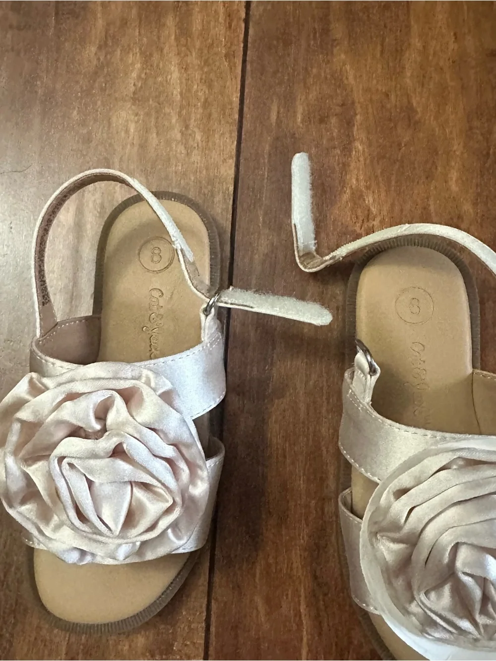 Gold Flower-Accent Girls Sandals by Cat & Jack - size 8